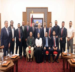 الرئيس محمود عباس يستقبل وفد الاتحاد العام لطلبة فلسطين